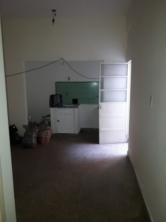 SARANDI, AVELLANEDA. VENTA DE DPTO DE 2 AMBIENTES A UNA CUADRA DE AV. MITRE. APTO CREDITO.