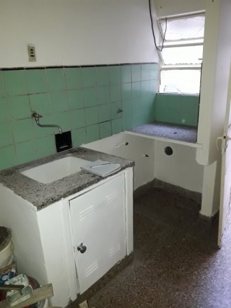 SARANDI, AVELLANEDA. VENTA DE DPTO DE 2 AMBIENTES A UNA CUADRA DE AV. MITRE. APTO CREDITO.