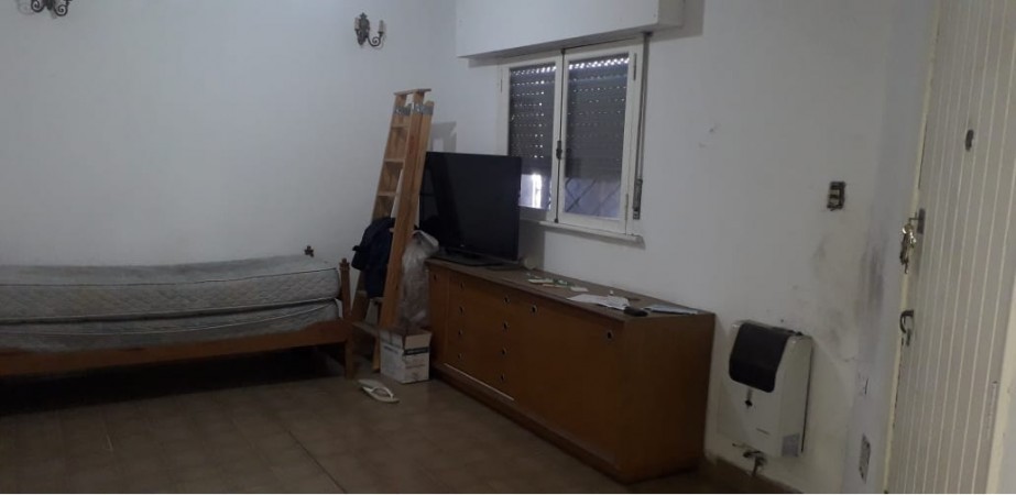 CASA DE DOS AMBIENTES CON PATIO Y TERRAZA