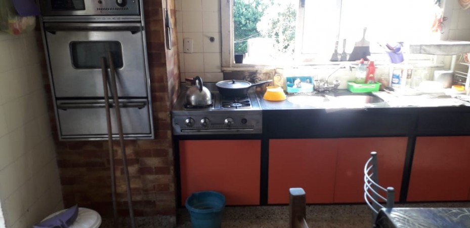 GALPÓN CON CASA DE 4 AMBIENTES EN VENTA EN DOCK SUD