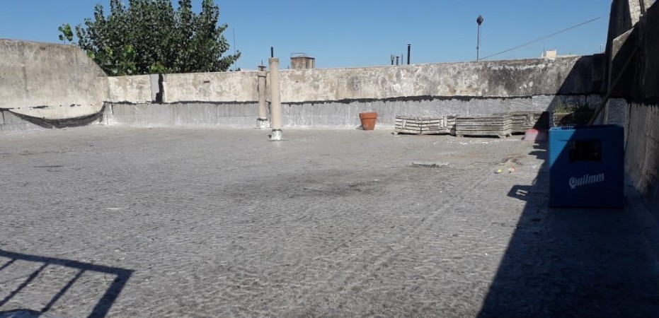GALPÓN CON CASA DE 4 AMBIENTES EN VENTA EN DOCK SUD
