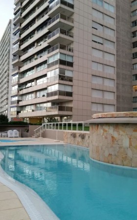 Dpto 3 Amb con Dependecia y Cochera en Playa Mansa - Punta del Este