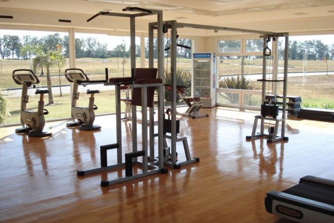 Casa de 4 ambiente en Pilar Golf