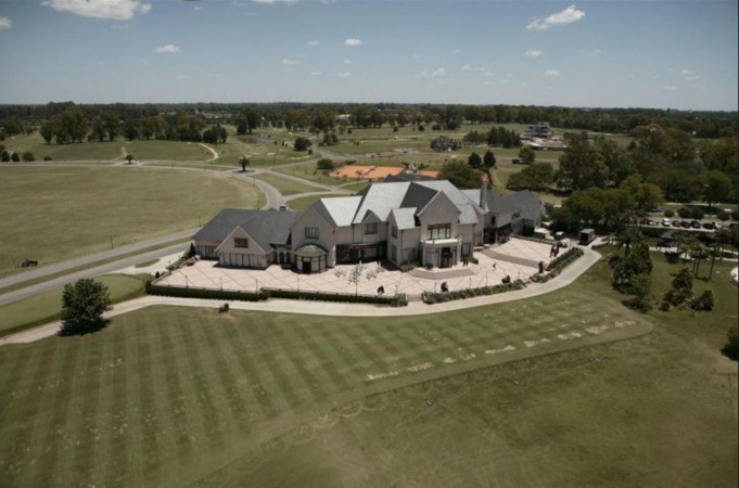 Casa de 4 ambiente en Pilar Golf