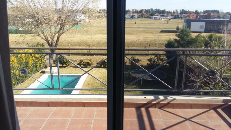 Hermosa casa de 4 ambientes en El Barrio Campo Grande - Pilar
