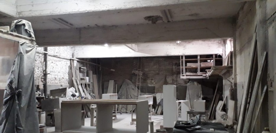 GALPON EN VENTA EN DOCK SUD. 294 M2 APROX. EN DOS PLANTAS. 