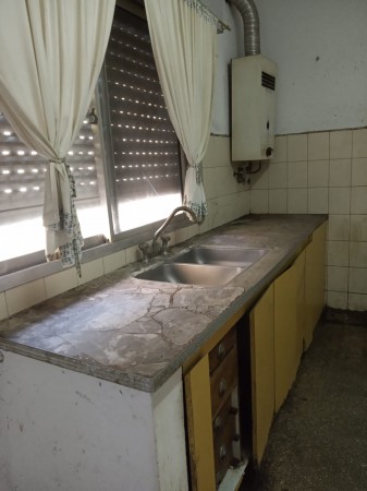 WILDE OESTE - VENTA EN BLOCK LOTE DE 420 M2 CON 5 DEPARTAMENTOS. IDEAL RENTA.