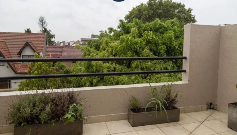 Triplex 4 Ambientes Con Jardin - Terraza y cochera en Olivos