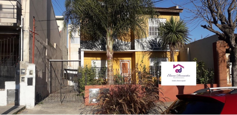 CASA PH EN VENTA EN VILLA DOMINICO, AVELLANEDA. 4 AMBIENTES Y GARAJE.  APTA CRÉDITO