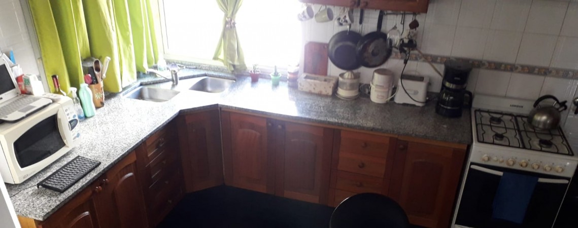 CASA PH EN VENTA EN VILLA DOMINICO, AVELLANEDA. 4 AMBIENTES Y GARAJE.  APTA CRÉDITO