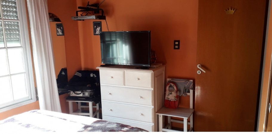 CASA PH EN VENTA EN VILLA DOMINICO, AVELLANEDA. 4 AMBIENTES Y GARAJE.  APTA CRÉDITO