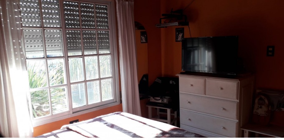 CASA PH EN VENTA EN VILLA DOMINICO, AVELLANEDA. 4 AMBIENTES Y GARAJE.  APTA CRÉDITO
