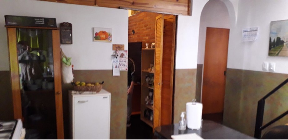 CASA PH EN VENTA EN VILLA DOMINICO, AVELLANEDA. 4 AMBIENTES Y GARAJE.  APTA CRÉDITO