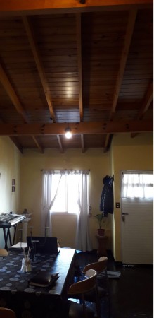 CASA PH EN VENTA EN VILLA DOMINICO, AVELLANEDA. 4 AMBIENTES Y GARAJE.  APTA CRÉDITO