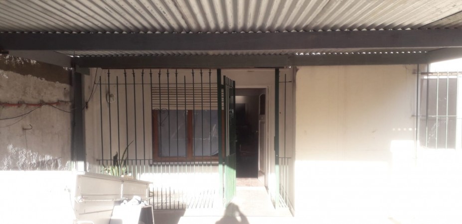 CASA DE 3 AMBIENTES EN VENTA EN  LANÚS