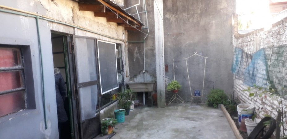 CASA DE 3 AMBIENTES EN VENTA EN  LANÚS