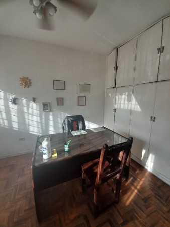 CRUCECITA - AVELLANEDA. DEPARTAMENTO DE 3 AMBIENTES CON COCHERA - PB AL FRENTE. 48M2. A METROS DE AV. MITRE. APTO USO PROFESIONAL.