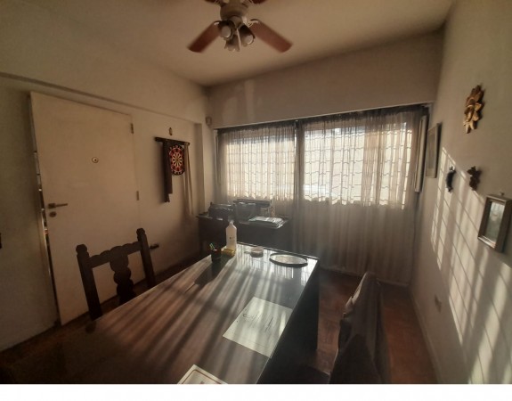 CRUCECITA - AVELLANEDA. DEPARTAMENTO DE 3 AMBIENTES CON COCHERA - PB AL FRENTE. 48M2. A METROS DE AV. MITRE. APTO USO PROFESIONAL.