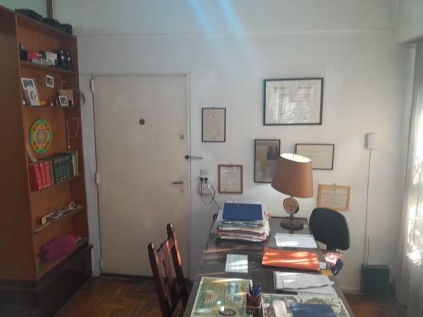 CRUCECITA - AVELLANEDA. DEPARTAMENTO DE 3 AMBIENTES CON COCHERA - PB AL FRENTE. 48M2. A METROS DE AV. MITRE. APTO USO PROFESIONAL.