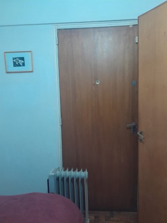 CRUCECITA - AVELLANEDA. DEPARTAMENTO DE 3 AMBIENTES CON COCHERA - PB AL FRENTE. 48M2. A METROS DE AV. MITRE. APTO USO PROFESIONAL.