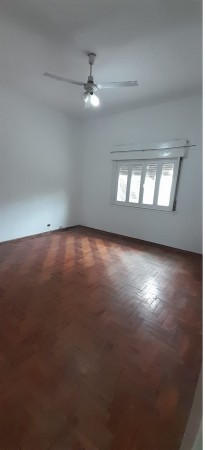 PH DE 3 AMBIENTES EN VENTA EN WILDE. CON DOS PATIOS Y TERRAZA. 