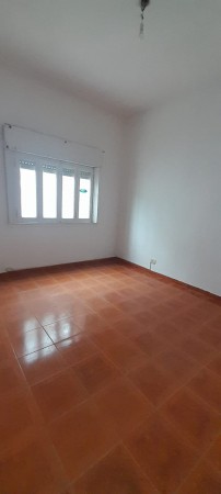 PH DE 3 AMBIENTES EN VENTA EN WILDE. CON DOS PATIOS Y TERRAZA. 