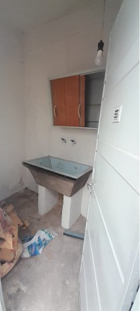 PH DE 3 AMBIENTES EN VENTA EN WILDE. CON DOS PATIOS Y TERRAZA. 