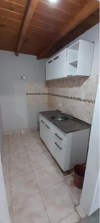 GALPON EN ALQUILER EN LANUS ESTE - 240 M2 TOTALES