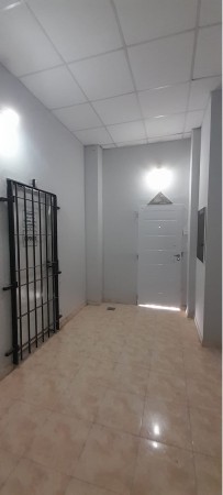 GALPON EN ALQUILER EN LANUS ESTE - 240 M2 TOTALES