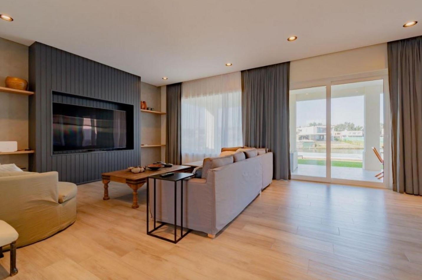 Espectacular casa con vista a la laguna en Nordelta - 355 Mtrs Totales 