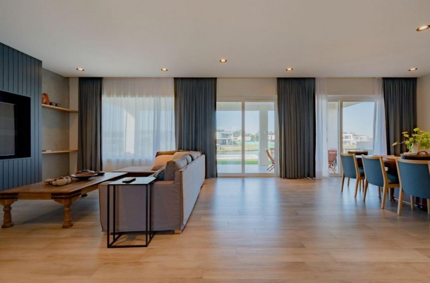 Espectacular casa con vista a la laguna en Nordelta - 355 Mtrs Totales 