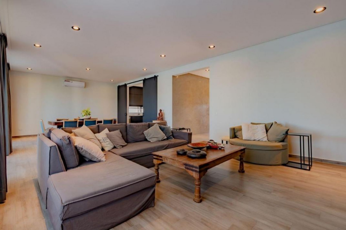 Espectacular casa con vista a la laguna en Nordelta - 355 Mtrs Totales 