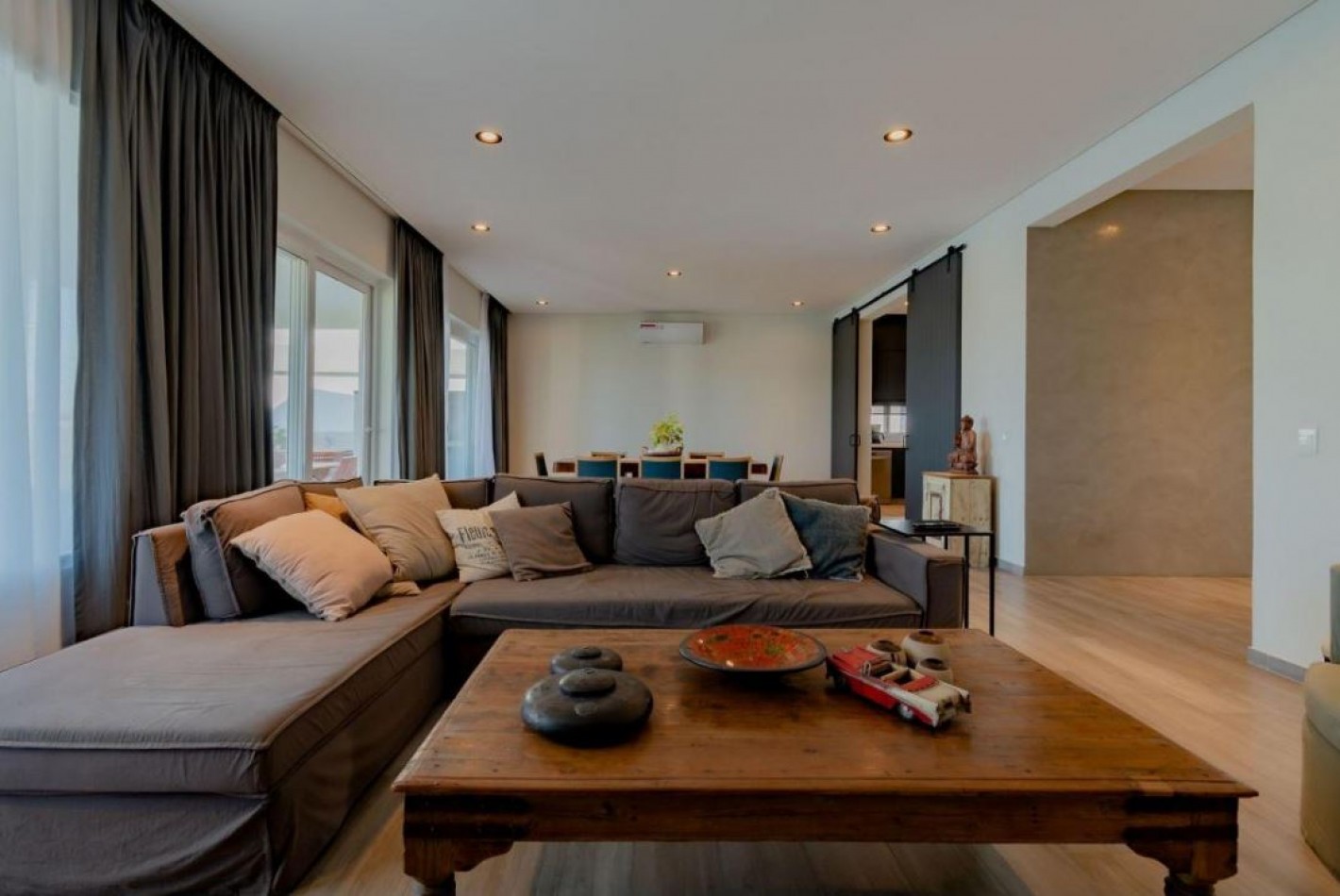 Espectacular casa con vista a la laguna en Nordelta - 355 Mtrs Totales 