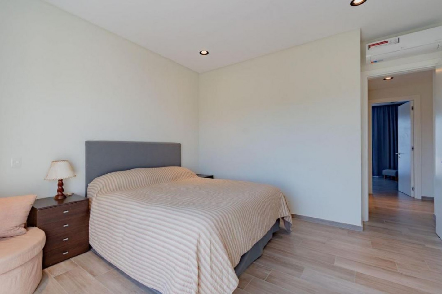 Espectacular casa con vista a la laguna en Nordelta - 355 Mtrs Totales 