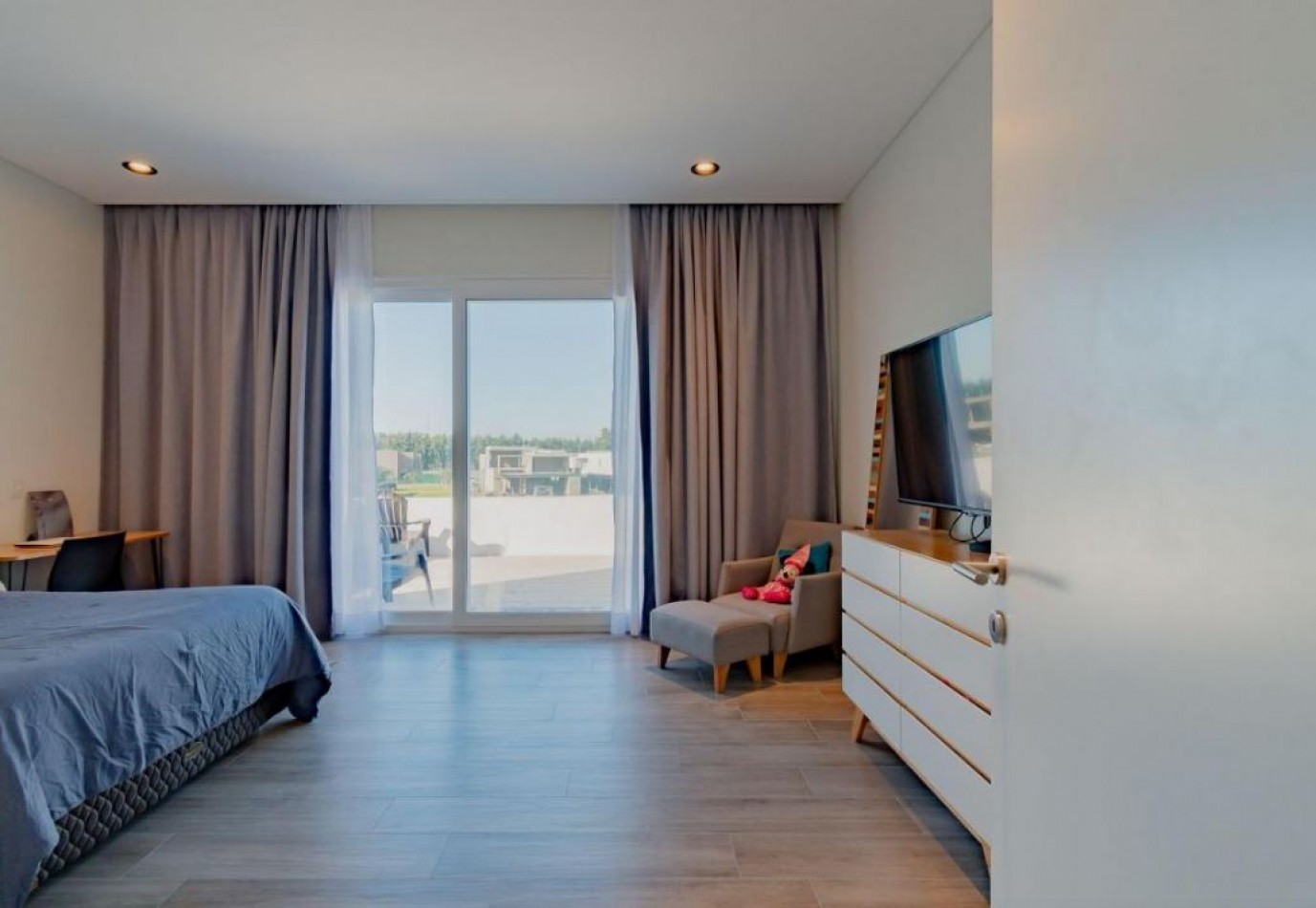 Espectacular casa con vista a la laguna en Nordelta - 355 Mtrs Totales 