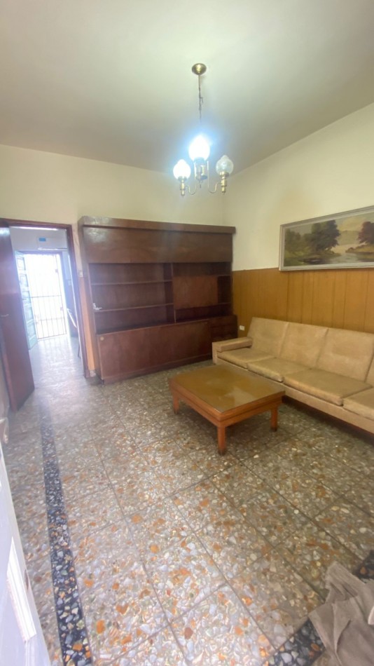 PH TIPO CASA DE 3 AMBIENTES CON COCHERA Y TERRAZA, EN VENTA - WILDE