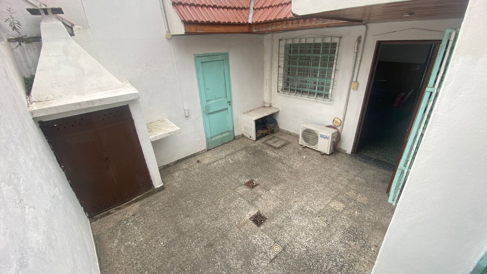PH TIPO CASA DE 3 AMBIENTES CON COCHERA Y TERRAZA, EN VENTA - WILDE