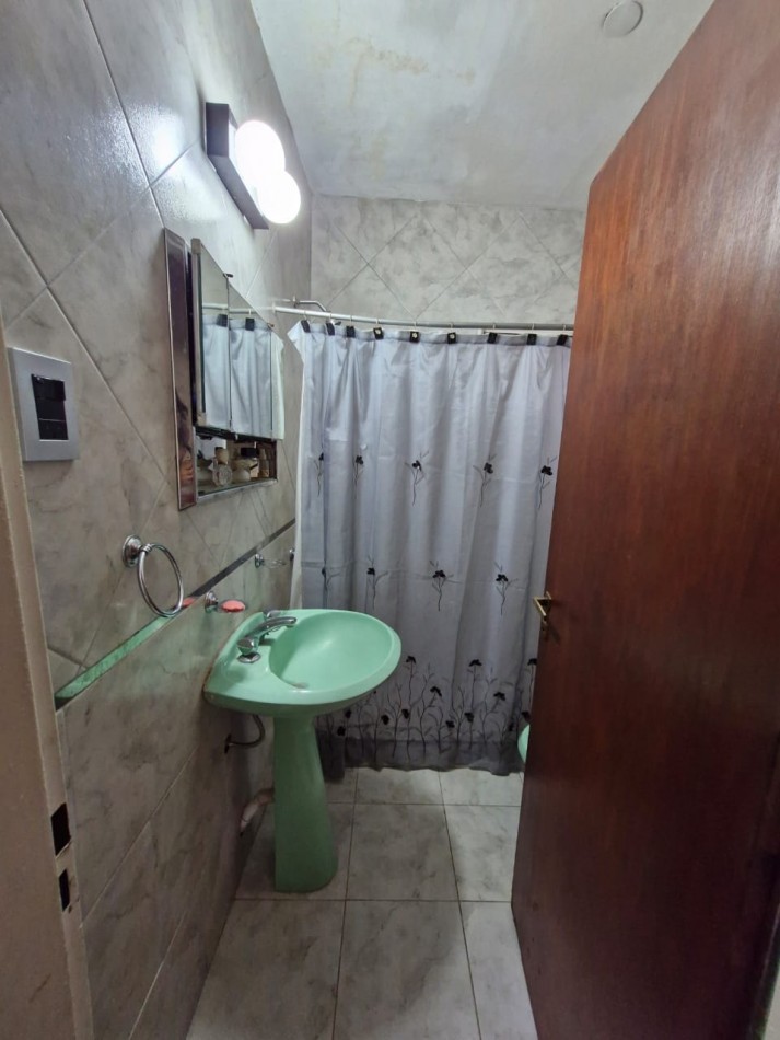  CASA QUINTA DE 2 AMBIENTES CON DEPENDENCIA EN VENTA EN BARRIO LA CAPILLA - FLORENCIO VARELA