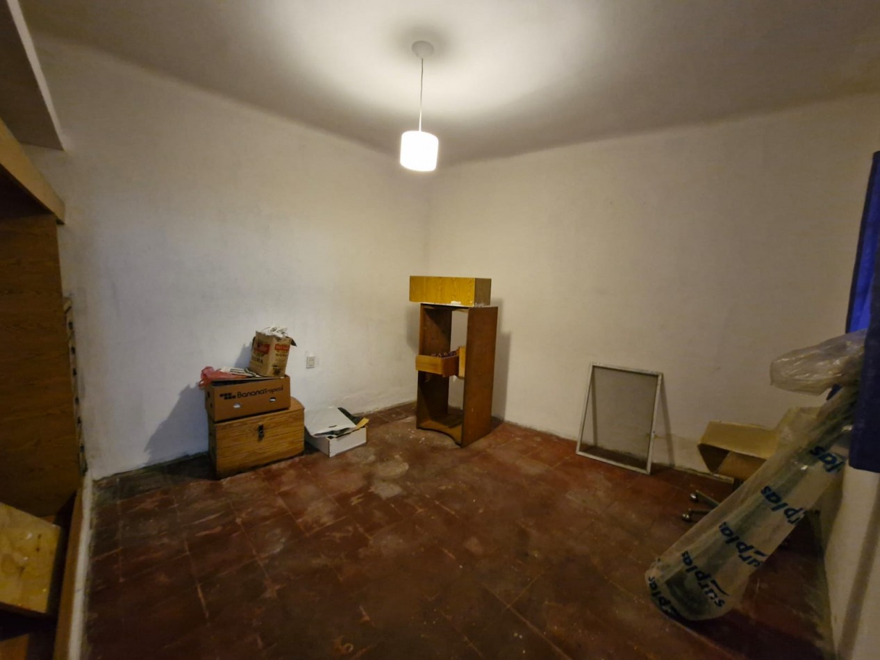 QUILMES OESTE - CASA DE 3 AMBIENTES EN ALQUILER, CON PATIO Y GARAGE