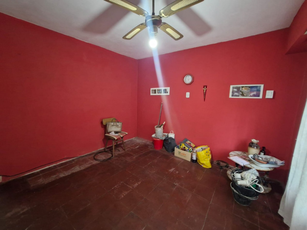 QUILMES OESTE - CASA DE 3 AMBIENTES EN ALQUILER, CON PATIO Y GARAGE