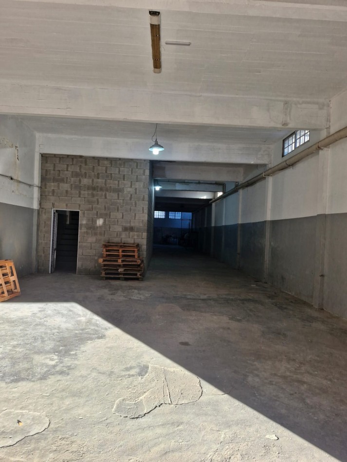GALPON EN ALQUILER DE 575 M2 APROX. CUBIERTOS EN 2 PLANTAS 