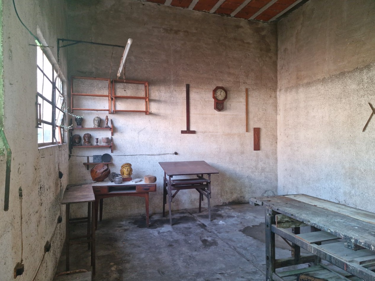LOTE DE 360 M2 EN VENTA, CON DOS VIVIENDAS DE 3 AMBIENTES Y GALPON O DEPOSITO