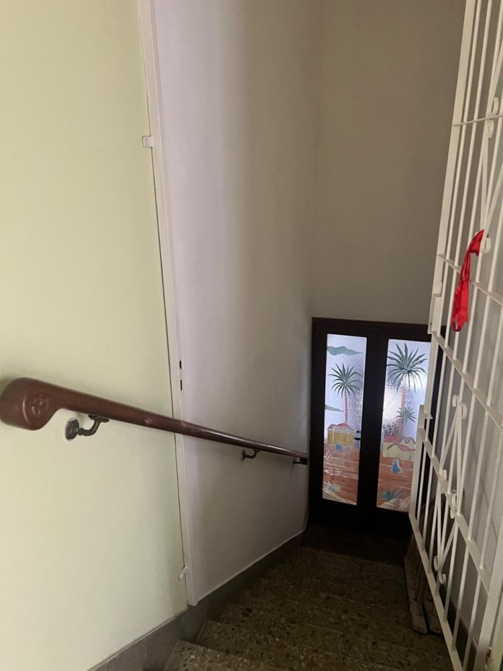 PH DE 3 AMBIENTES EN PLANTA ALTA, CON PATIO Y BALCON A LA CALLE 