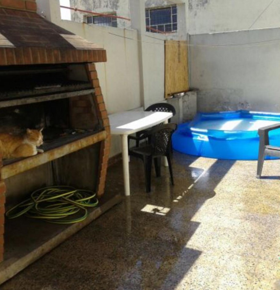 PH DE 3 AMBIENTES EN PLANTA ALTA, CON PATIO Y BALCON A LA CALLE 
