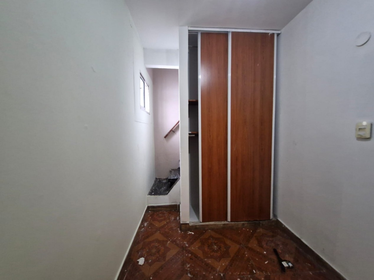WILDE, AVELLANEDA. ALQUILER DE DPTO. TIPO CASA DE 3 AMBIENTES Y TERRAZA.