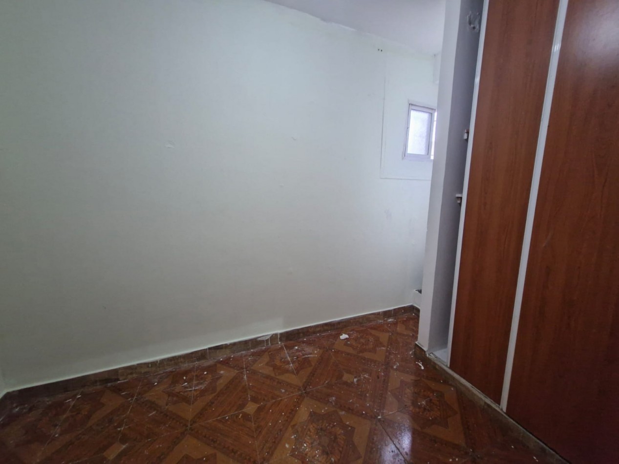 WILDE, AVELLANEDA. ALQUILER DE DPTO. TIPO CASA DE 3 AMBIENTES Y TERRAZA.
