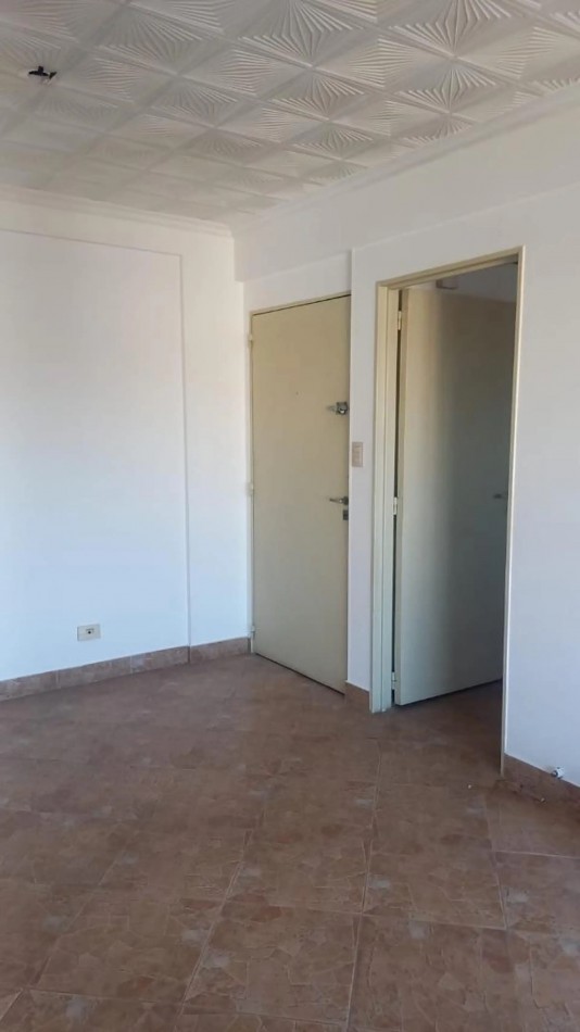 DEPTO 3 AMBIENTES SUPER LUMINOSO!! CENTRICO EN V. BALLESTER CON 2 BALCONES!!!