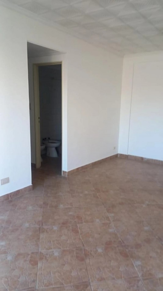 DEPTO 3 AMBIENTES SUPER LUMINOSO!! CENTRICO EN V. BALLESTER CON 2 BALCONES!!!