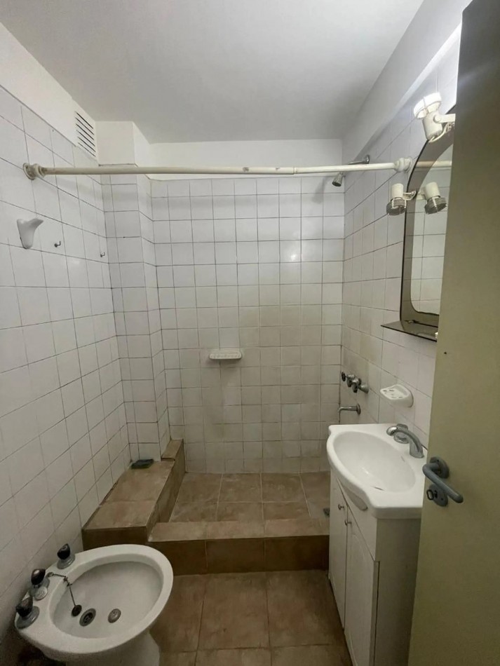 DEPTO 3 AMBIENTES SUPER LUMINOSO!! CENTRICO EN V. BALLESTER CON 2 BALCONES!!!