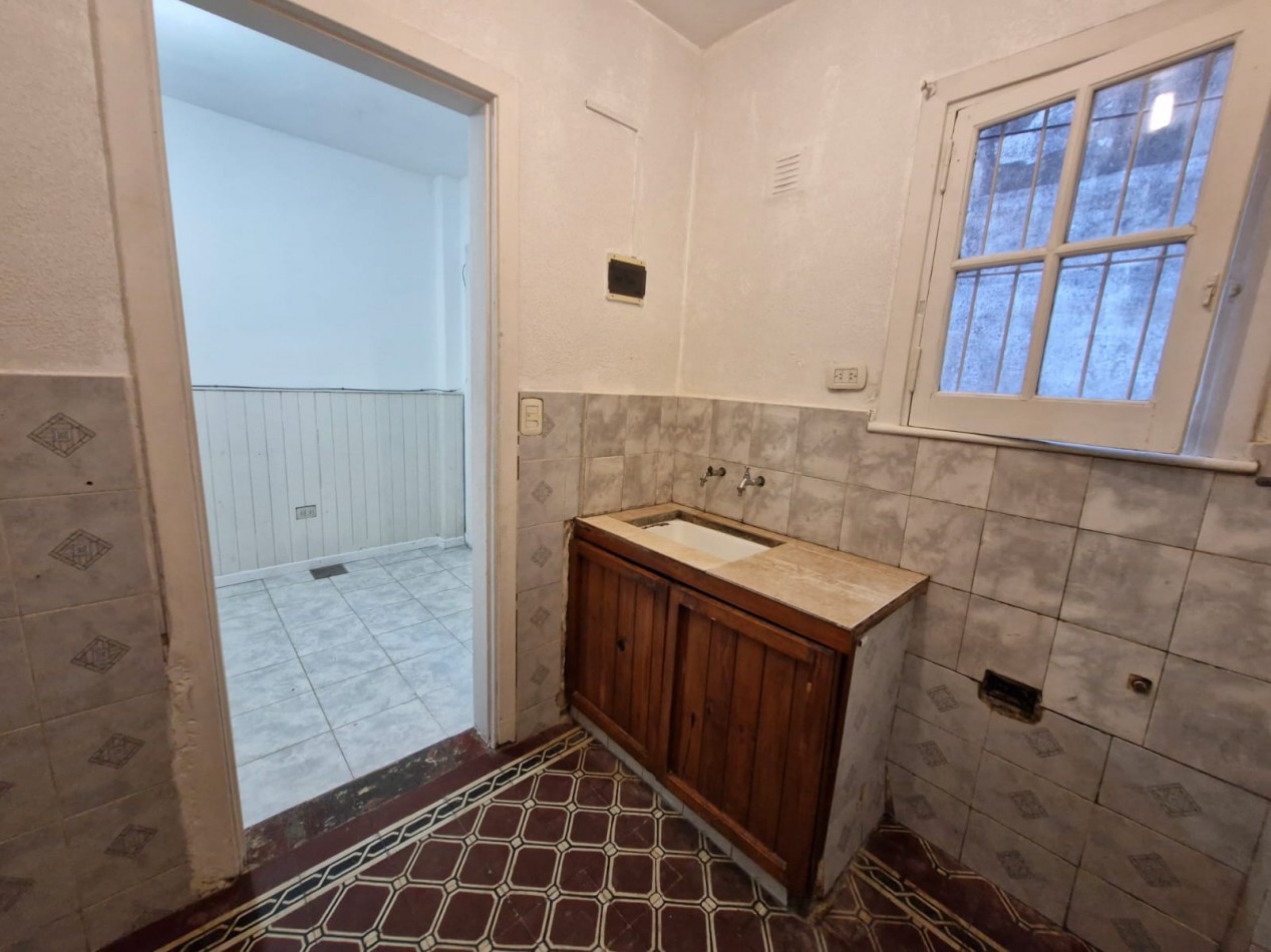 PH EN ALQUILER DE 2 AMBIENTES CON PATIO EN SARANDI